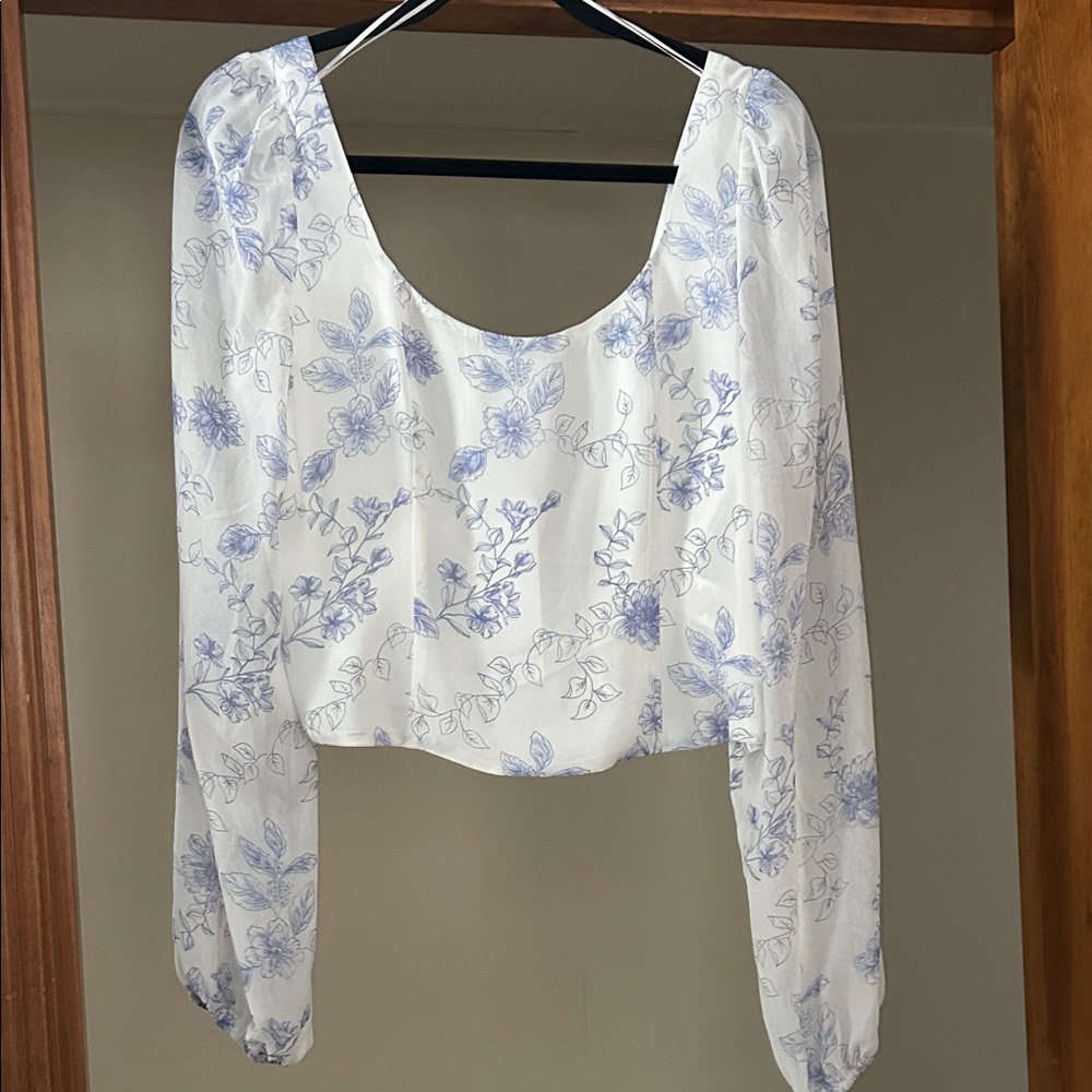 House of Harlow 1960 White and Blue Floral Blouse, Small NWT